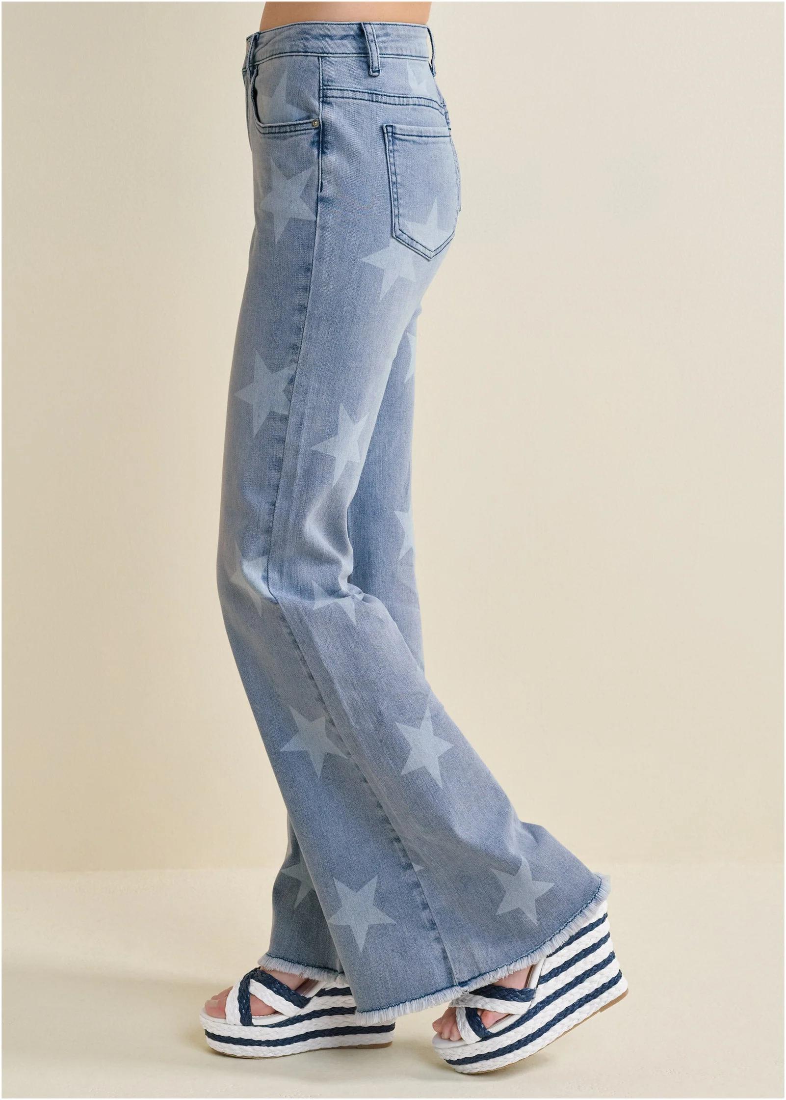 Mid-Rise Star Flare Jeans - Light Wash - Image 4