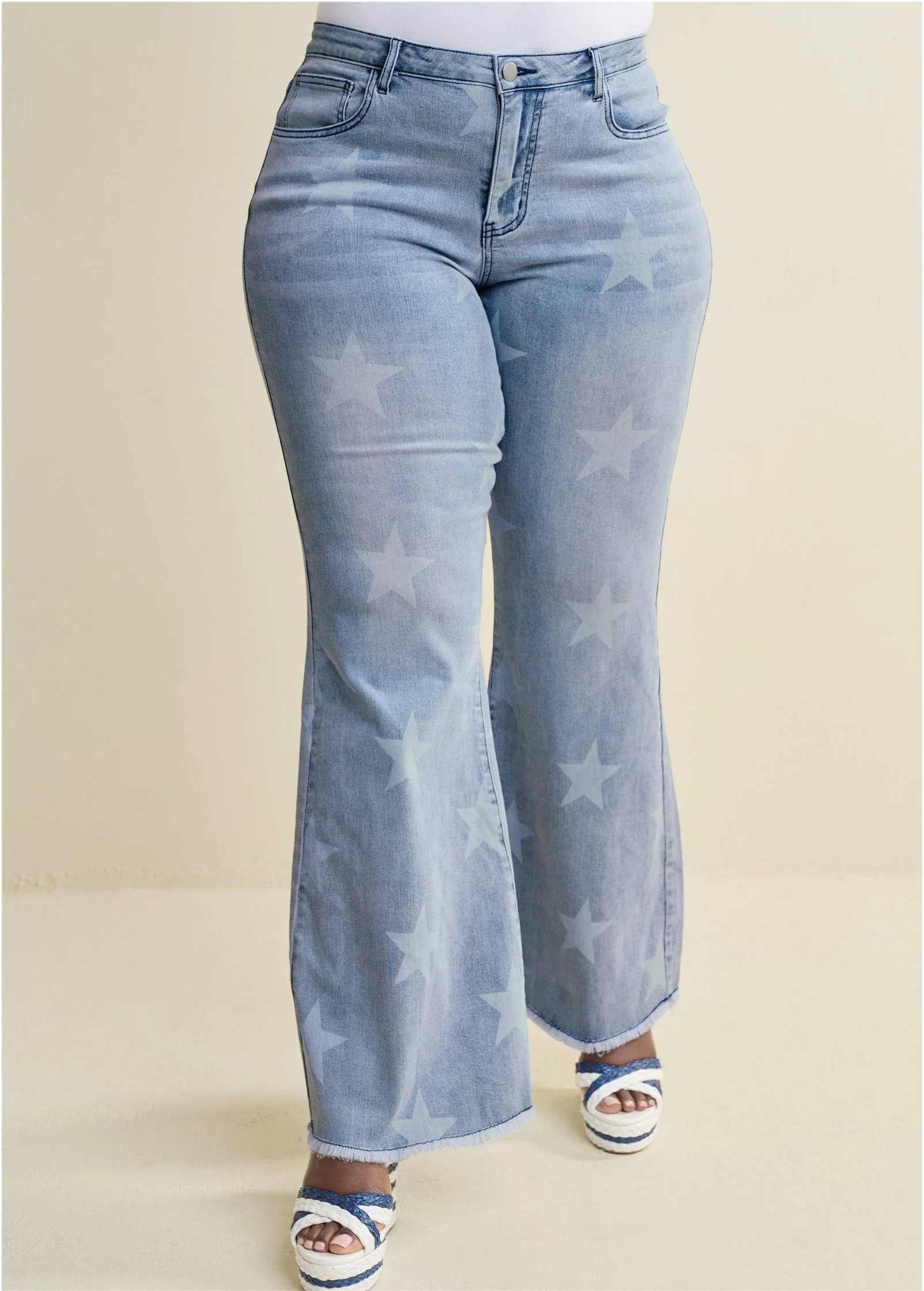 Mid-Rise Star Flare Jeans - Light Wash - Image 8
