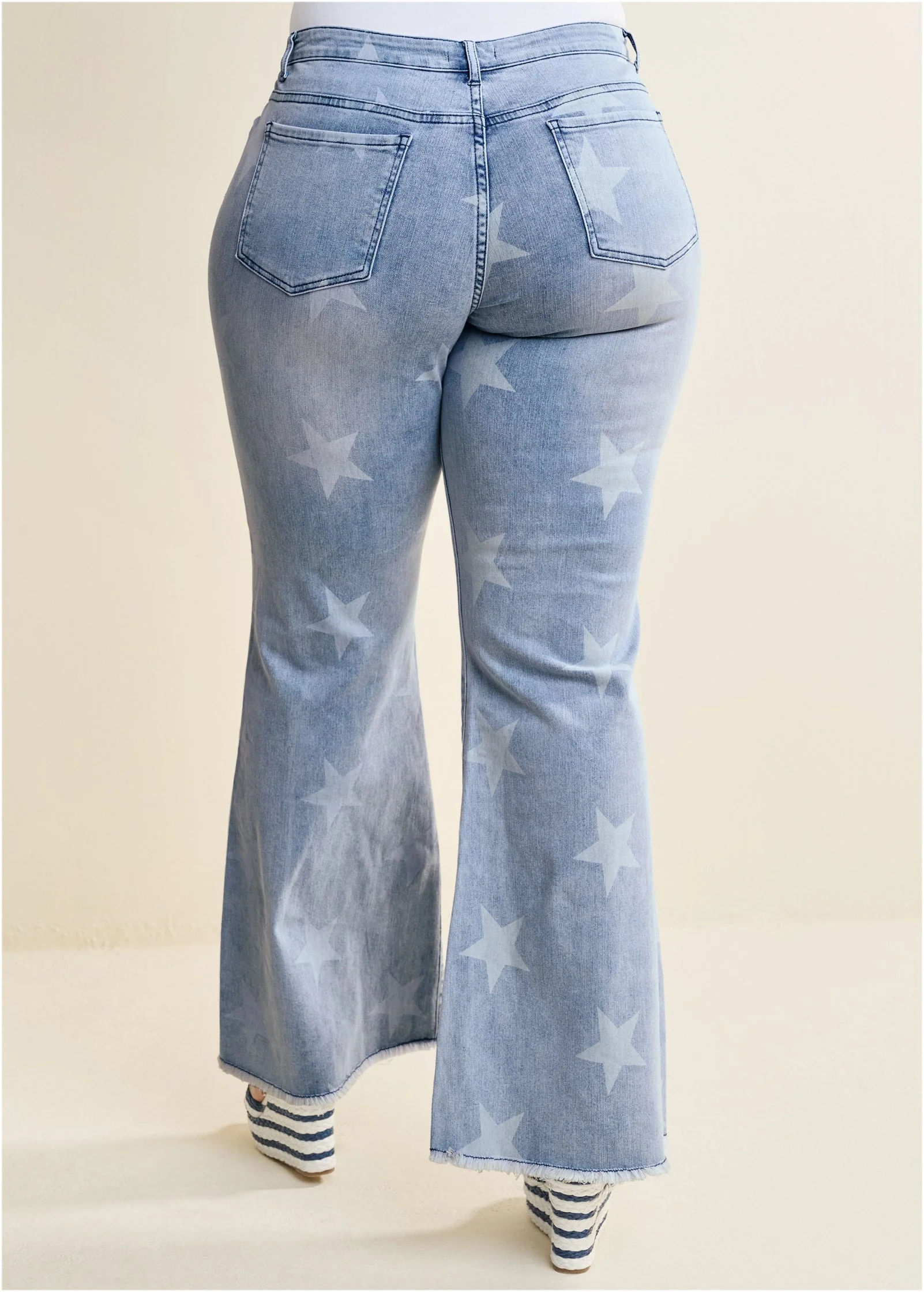 Mid-Rise Star Flare Jeans - Light Wash - Image 9