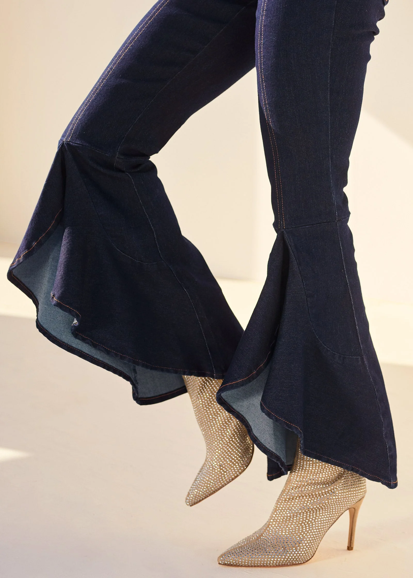 Ruffle Slit Hem Jeans - Indigo Blue - Image 6