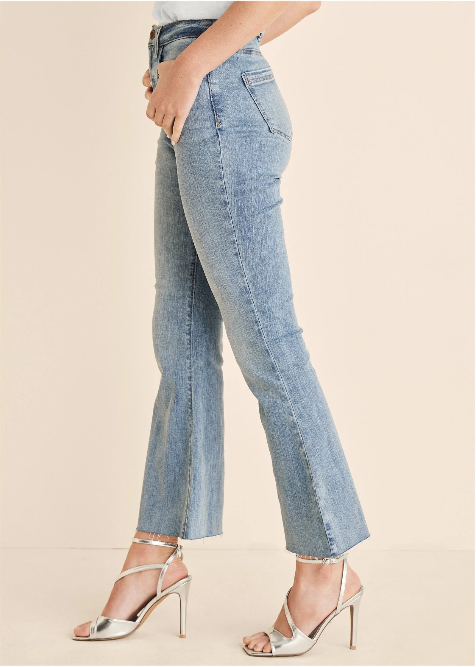 Brigitte Kick Flare Jeans - Light Wash - Image 4