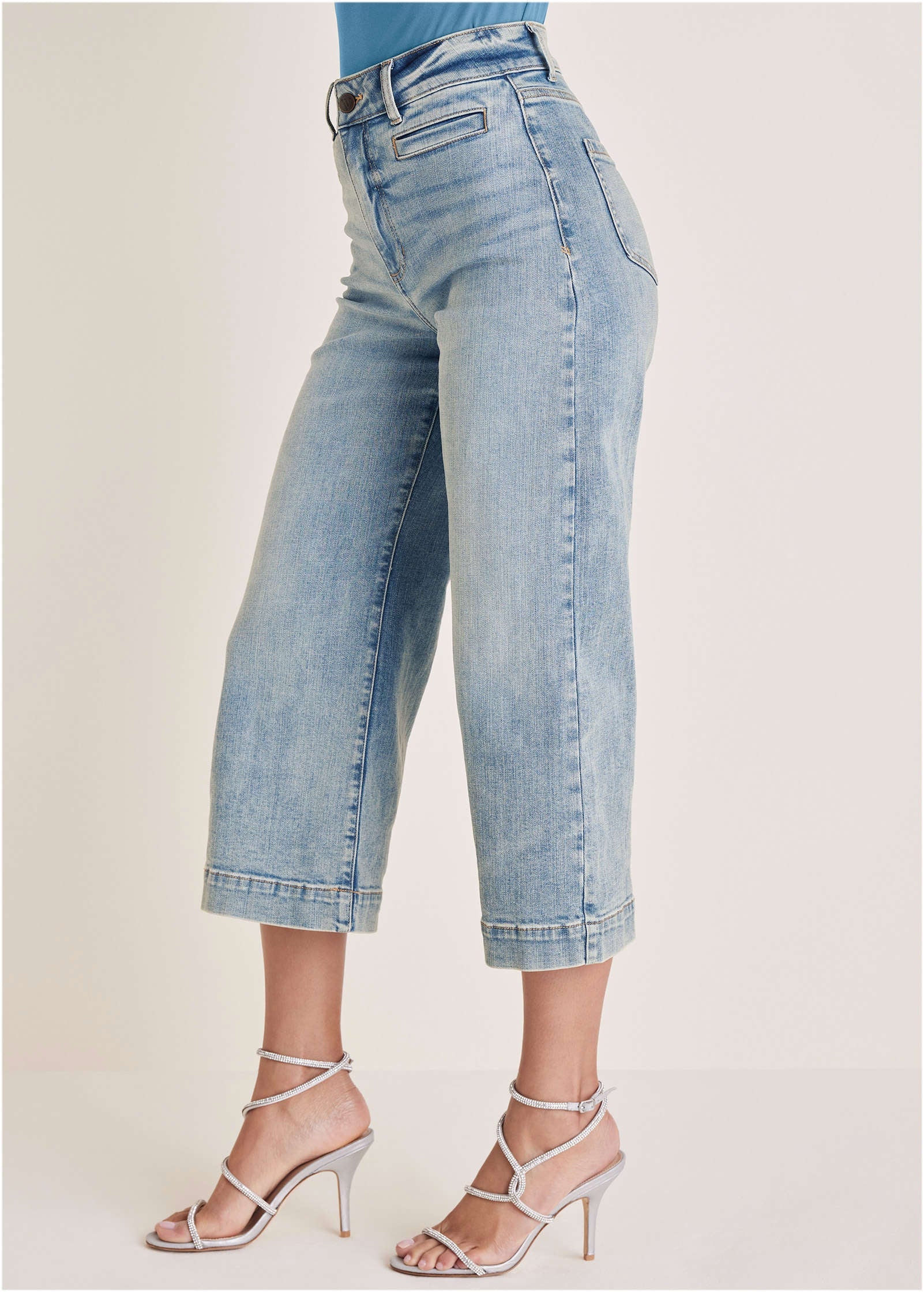 Sophia Wide Leg Crop Jeans - Light Wash - Image 4