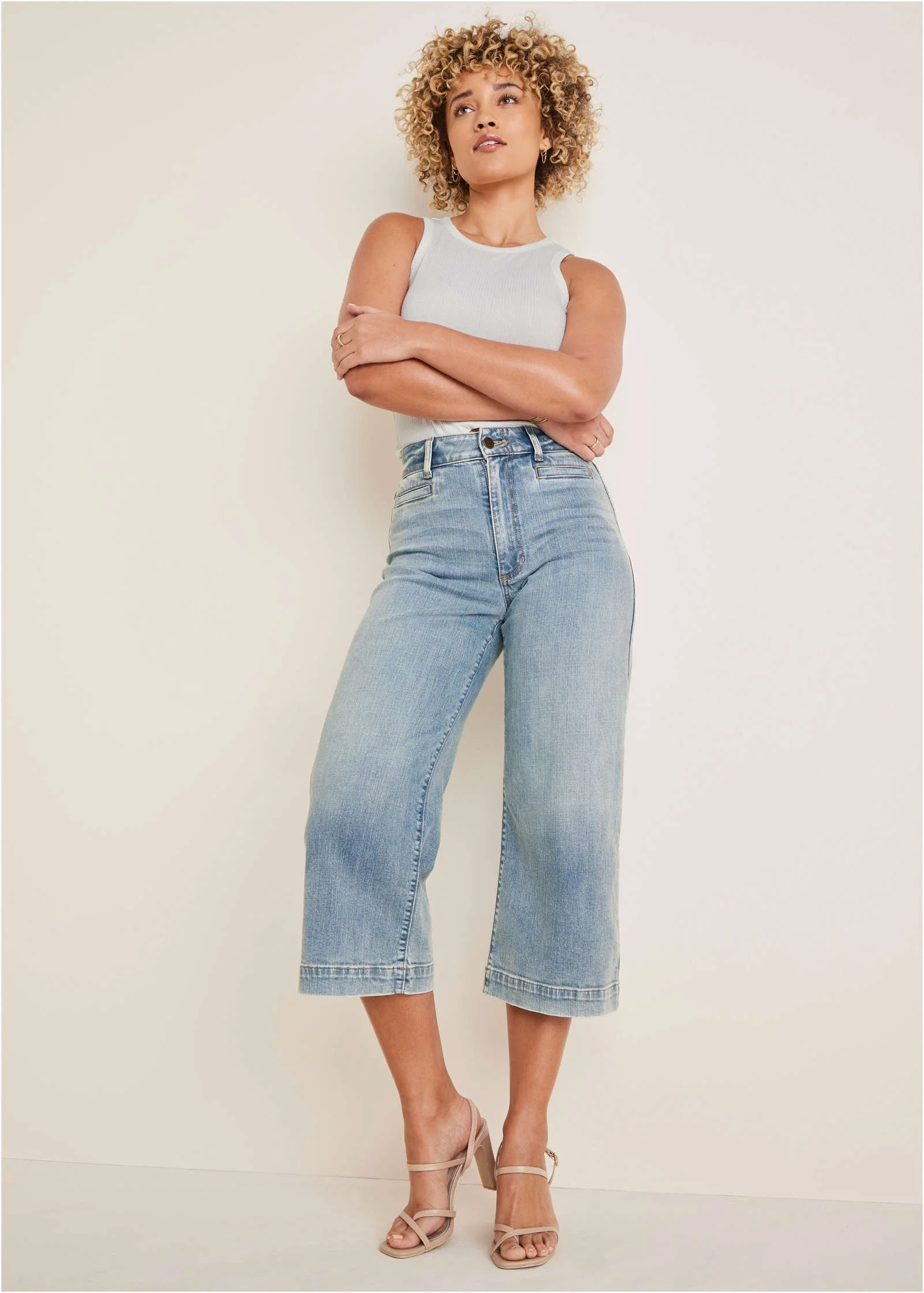Sophia Wide Leg Crop Jeans - Light Wash - Image 6